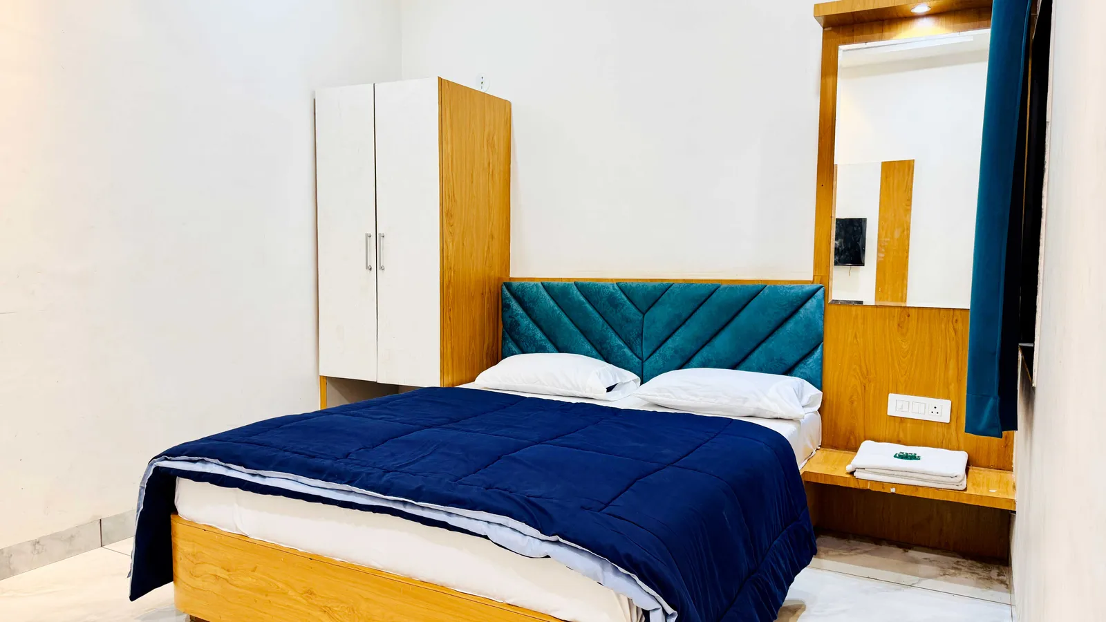 Double Bed Side Lighting